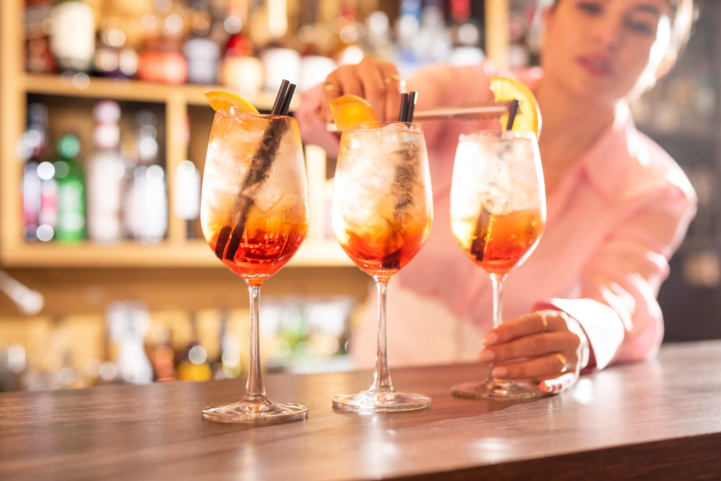 Al Farid bar: cocktail service